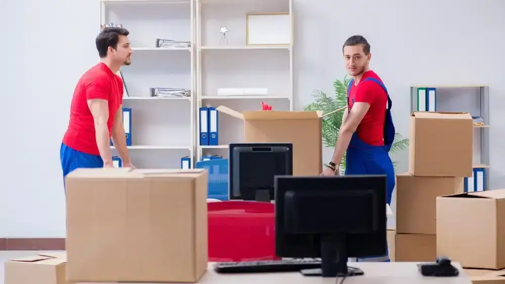 Cheap vs professional movers in JLT Dubai — comparing licensed and unlicensed moving services